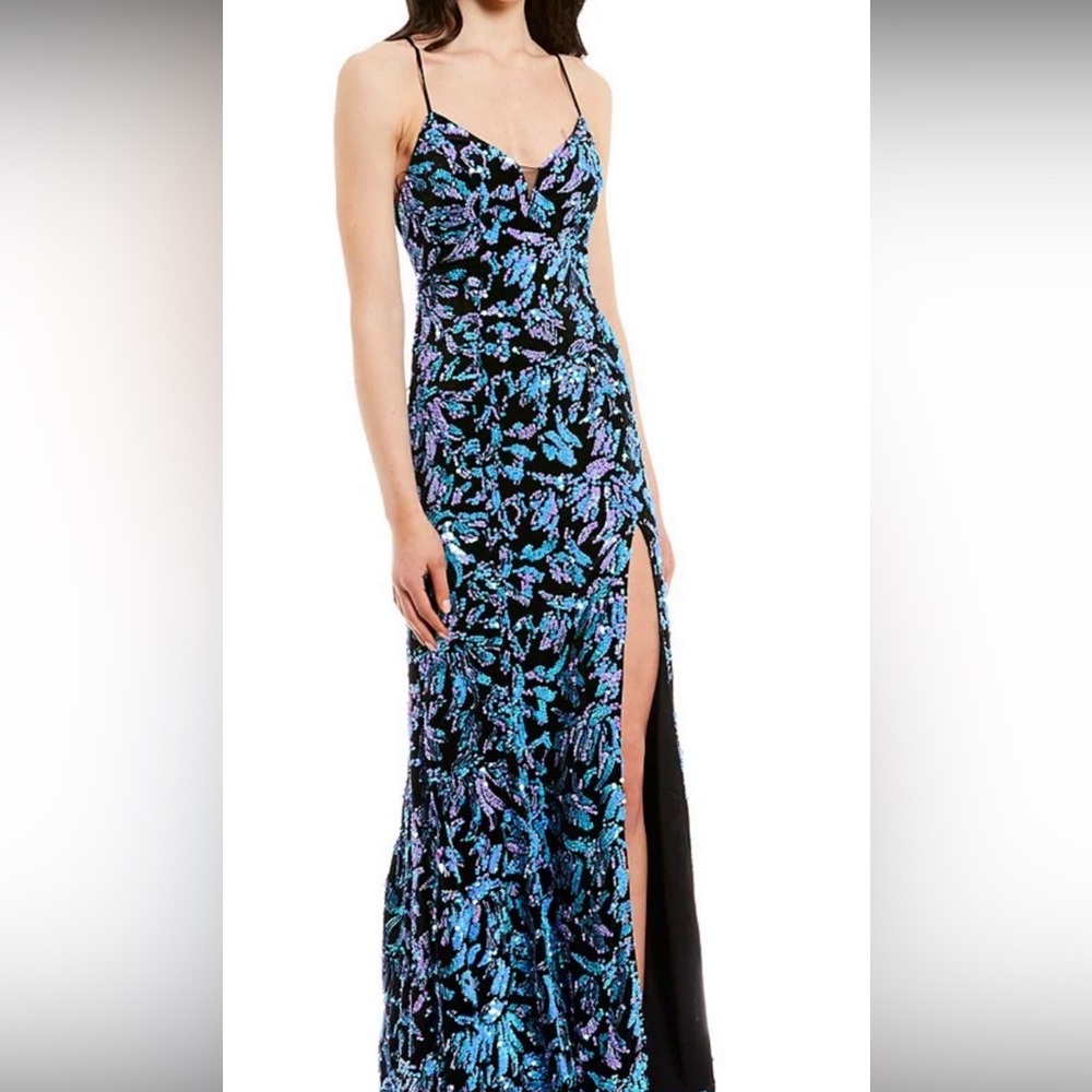Midnight Doll
Pattern Sequin Velvet Lace-Up Back Long Dress